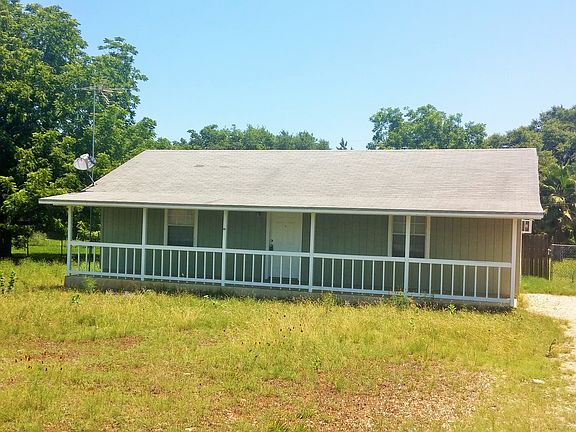 3rd image of 1582 Green Hill Dr