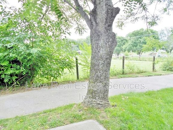 3rd image of 3205 SW Iron Creek Dr