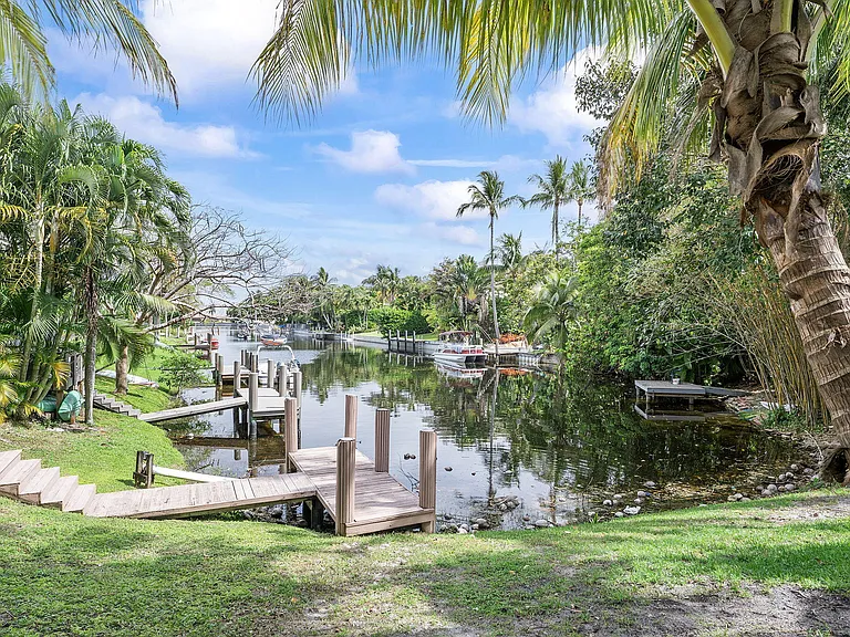 981 Delray Lakes Dr — Photo 3