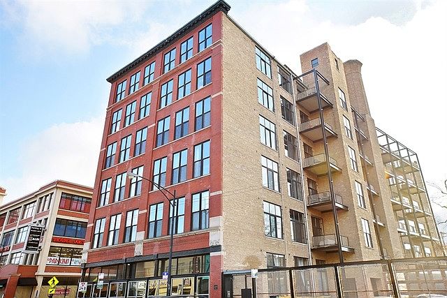 1st image of 1872 N Clybourn Ave APT 306