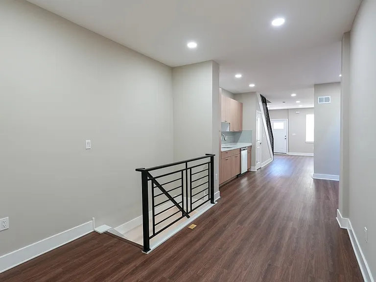 1709 Moore St — Photo 11