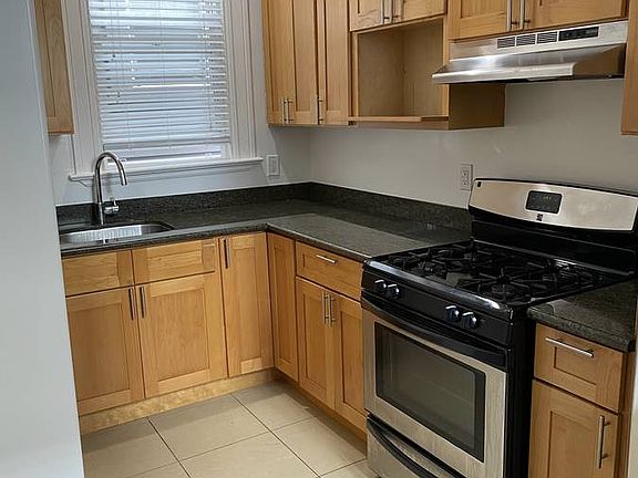 4th image of 1618 Polk St APT 18