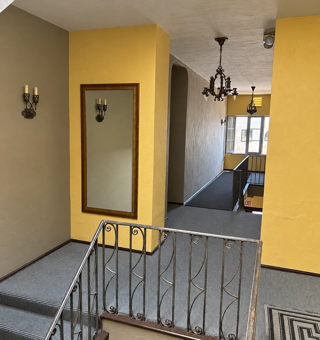 400 N Sycamore Ave — Photo 4