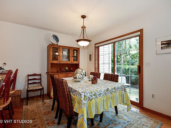4th image of 556 Bradbury Ln #556