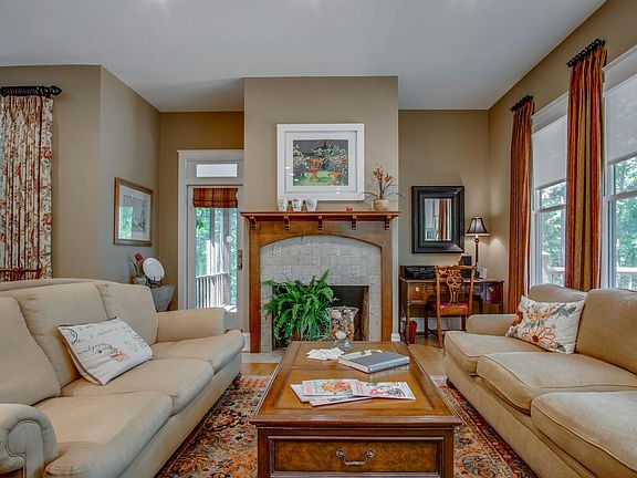 5th image of 163 Blackberry Forest Ln