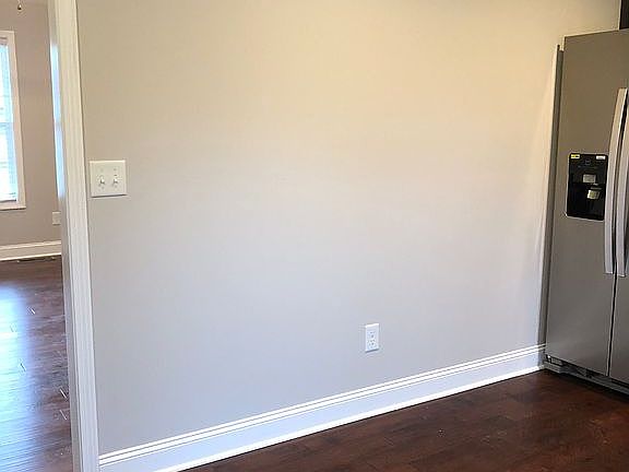 4th image of 105 Joe Montgomery Ct
