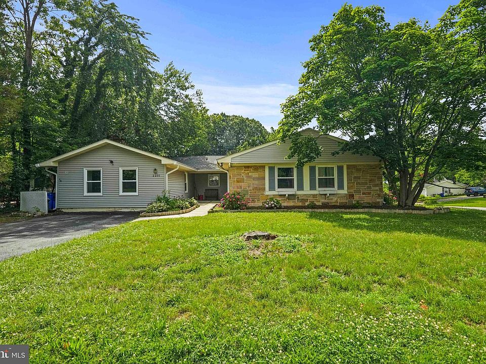 1st image of 2201 Harwood Ln