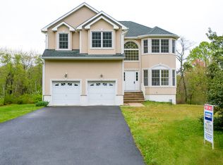 49 Westley Rd, Old Bridge, NJ 08857