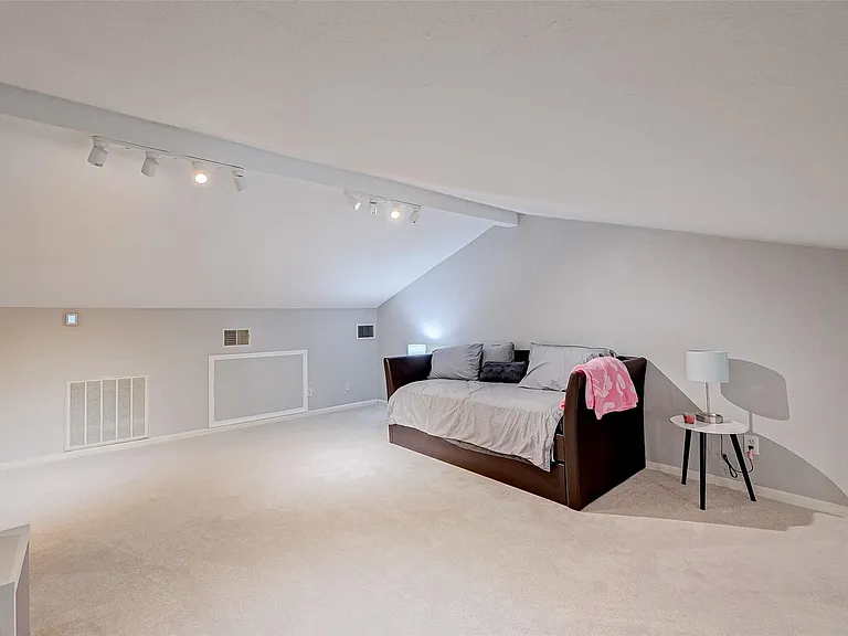 8077 El Mundo St #8077 — Photo 37