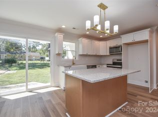 3926 Foxford Pl, Charlotte, NC 28215