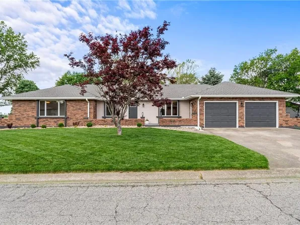 302 S Sunset Hills Ter, Concordia, MO 64020