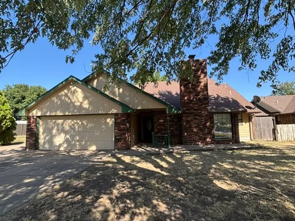 305 Deer Run, Enid, OK 73703