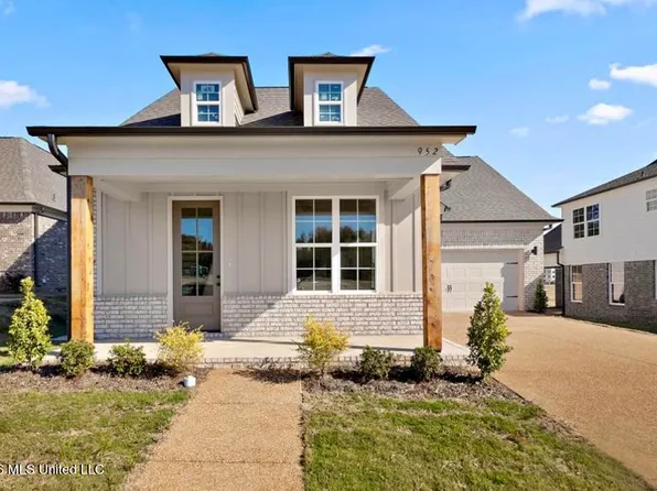 878 Coahoma Ct, Nesbit, MS 38651
