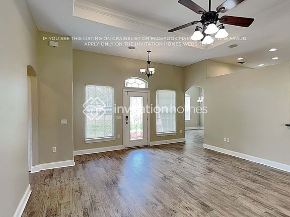 3rd image of 12840 Helen Dr