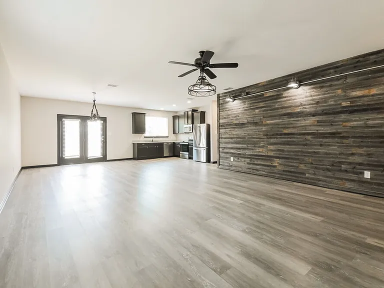 9136 Benevolent Ct — Photo 5