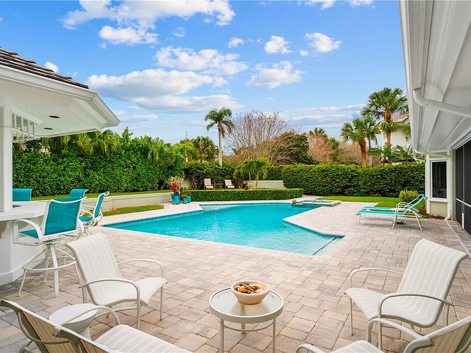 1st image of 203 Riverway Dr