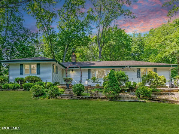 7 E Parkway Place, Holmdel, NJ 07733