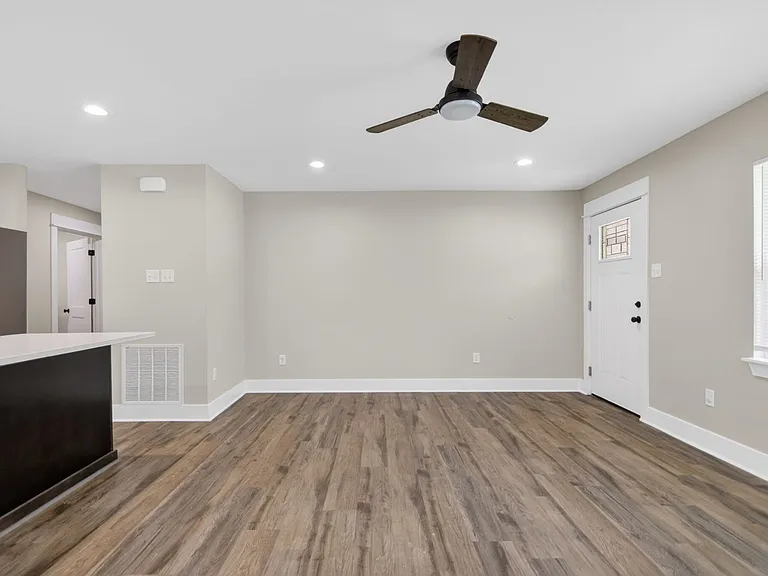 115 Mitchell Street — Photo 16