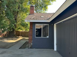 1711 E Paradise Ave, Visalia, CA 93292