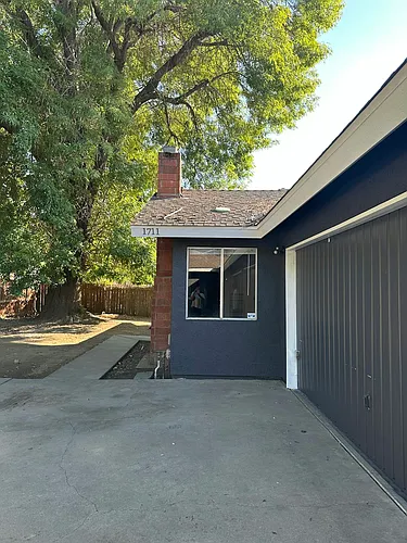 1711 E Paradise Ave Photo 1