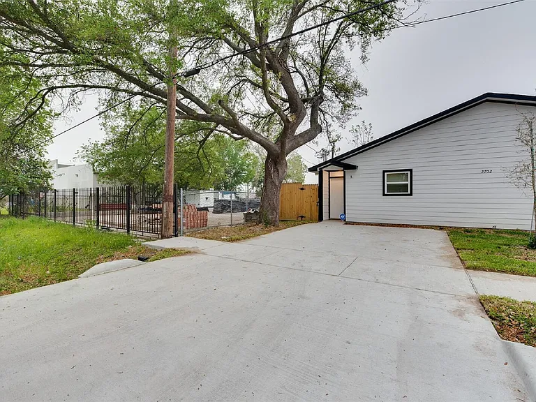2702 Reid St #A — Photo 2