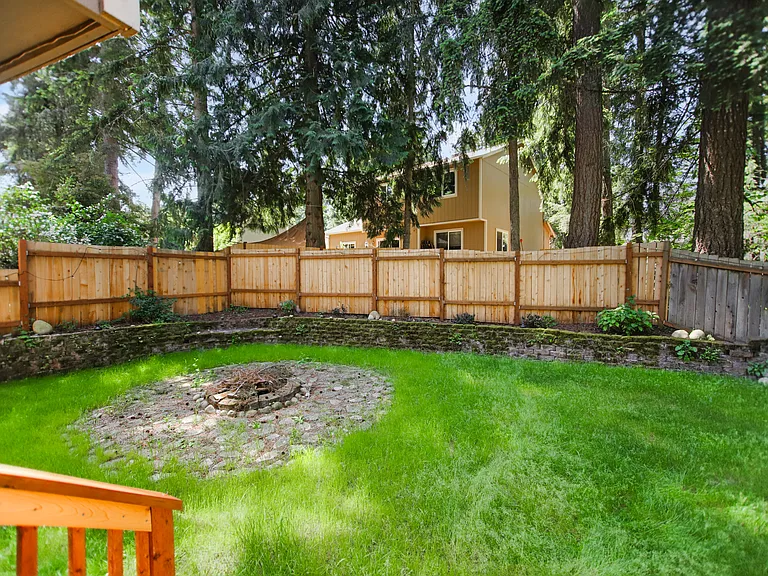 22335 Glenview Ct SE — Photo 24