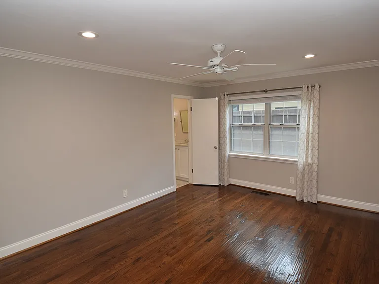 743 Newberry Dr — Photo 9