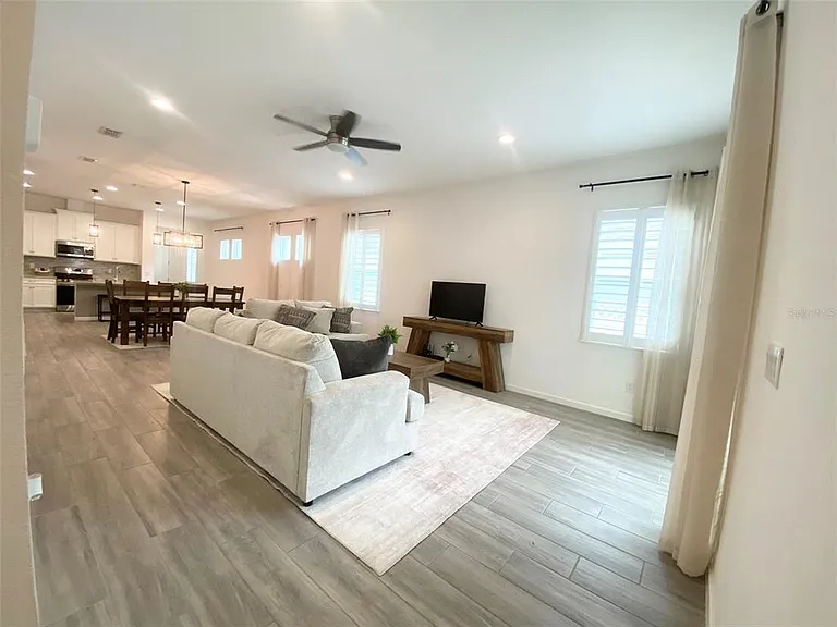 724 Winterside Dr — Photo 9