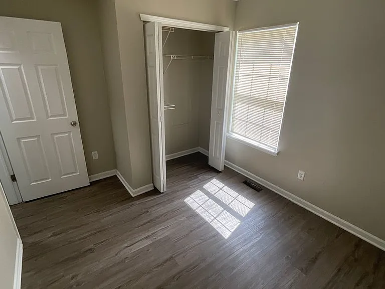 854 Eugene St — Photo 15