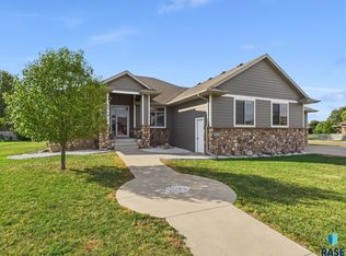 2813 W Stratton St, Sioux Falls, SD 57108