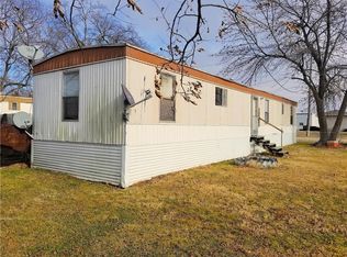 319-27 S Pine St, Moran, KS 66755