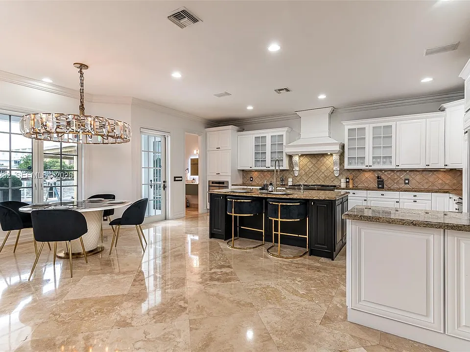 1309 Middle River Dr