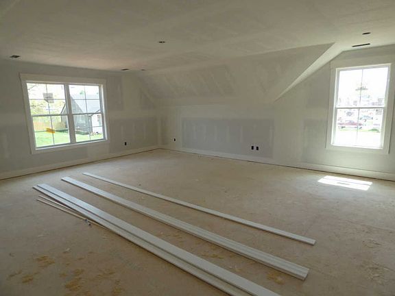 5th image of 2368 Colston Dr