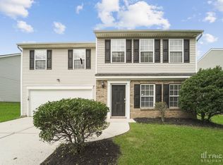3011 Hunters Creek Ct, Charlotte, NC 28269