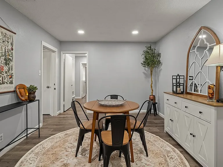 706 Henslee Dr — Photo 10