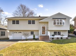 8 Shawger Rd, Denville, NJ 07834