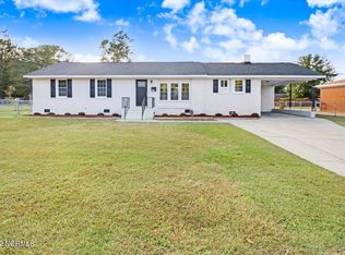 213 Martin Luther King Jr Dr, La Grange, NC 28551