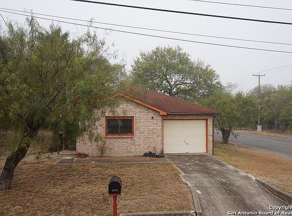 2nd image of 2403 Orr Dr