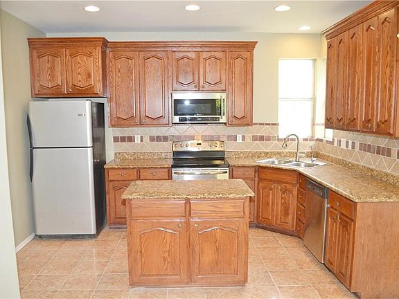 4th image of 258 Arbor Hill Way