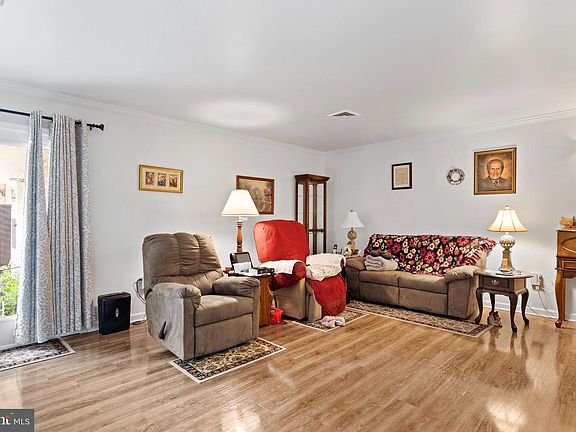 5th image of 14 Abbey Ct