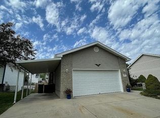 816 Mary Ct, Lincoln, NE 68522