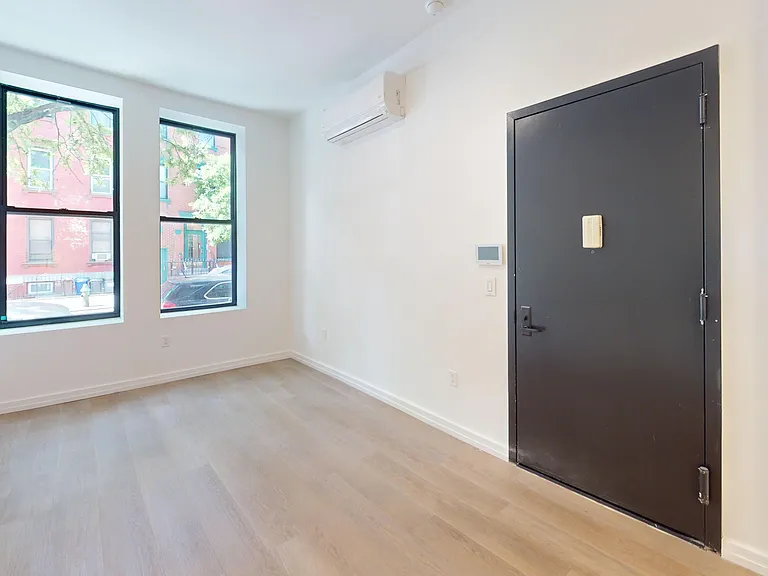 313 S 4th St #2F — Photo 8