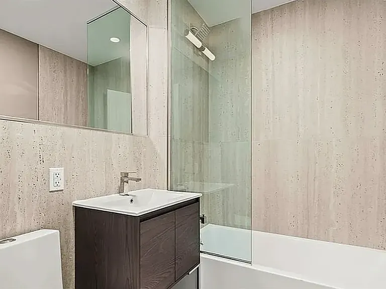 631 E 29th St #3R — Photo 7