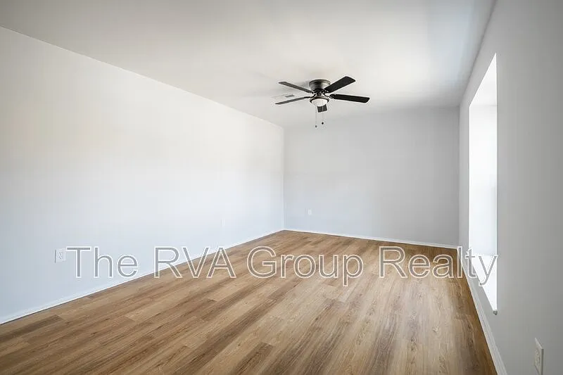3 bed, 1.5 bath, 1218 sqft, $1,895 — Photo 4