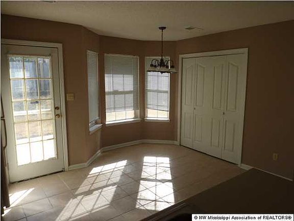 3rd image of 3339 Court Dr