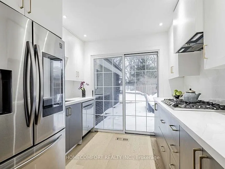 22 Fenelon Dr — Photo 11