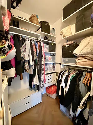 Rented by Compass | media 24