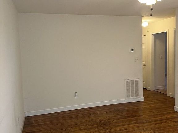5th image of 1233 Helena Dr #B