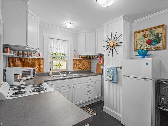 11th image of 387 Austin Traphill Rd