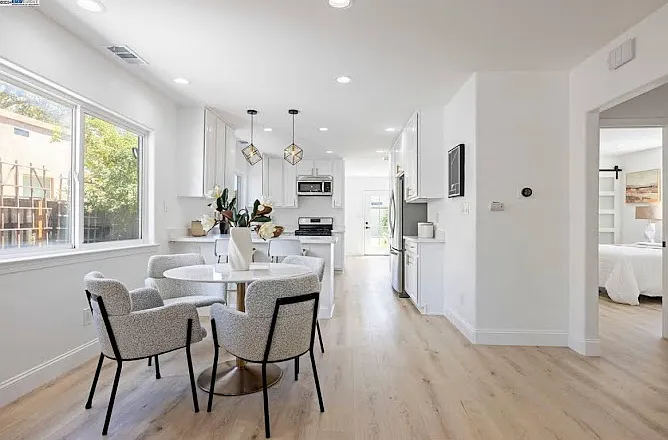 2221 Jefferson Ave — Photo 9